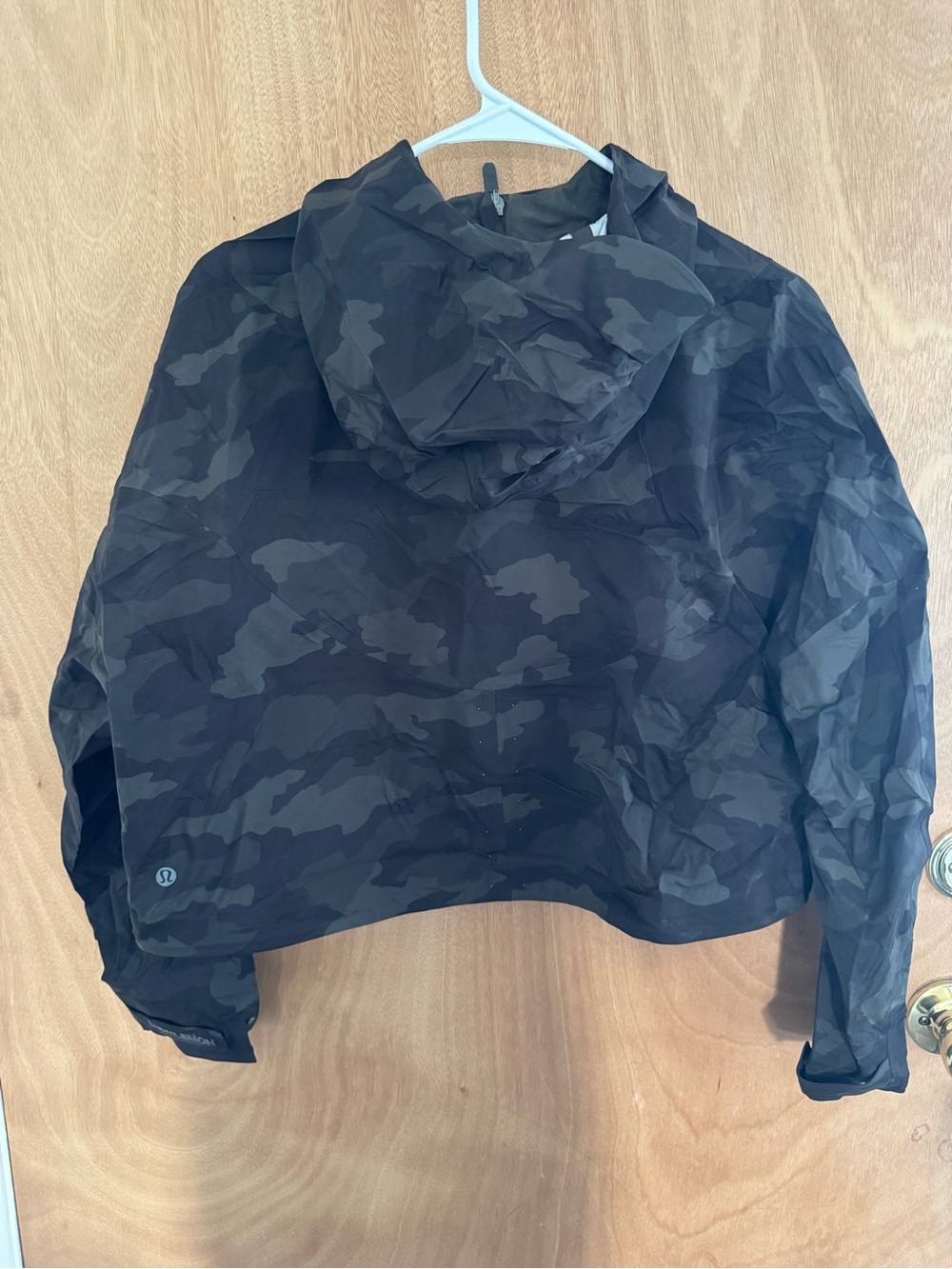 Lululemon rain chaser jacket - Picture 5 of 6